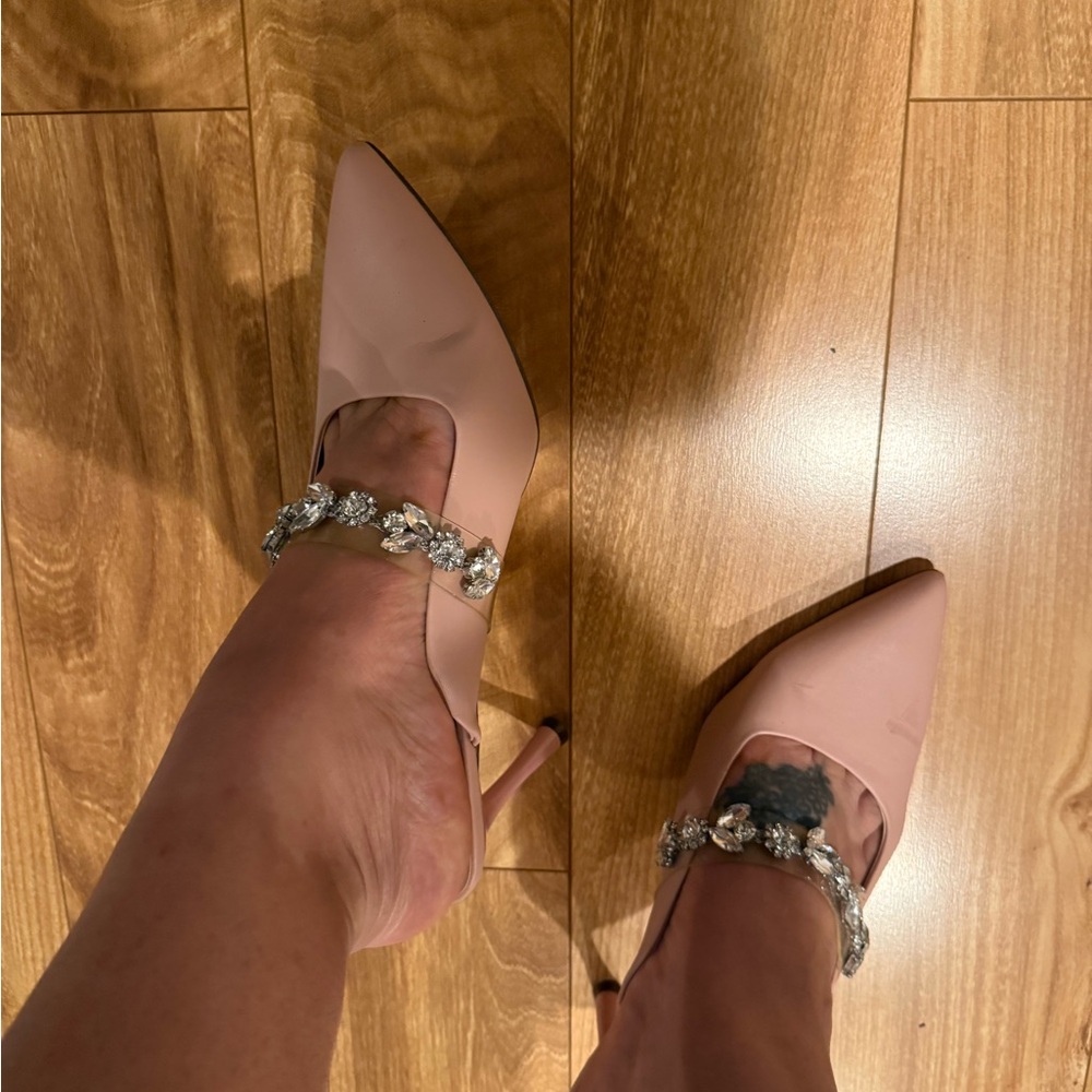 Elegant Pink Women's Heels with Crystal Embellishments